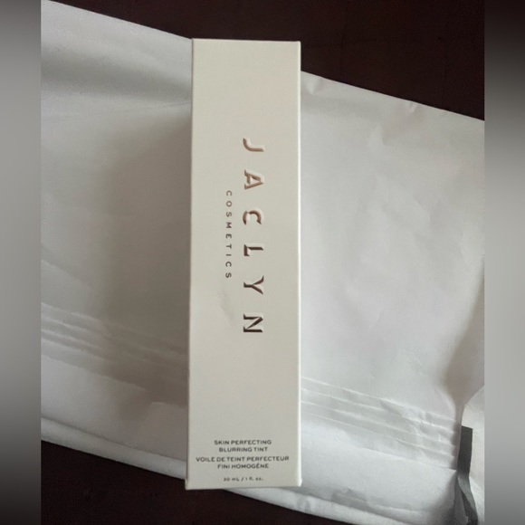 Jacyln cosmetics skin perfecting blurring tint (Deep) - Picture 3 of 4